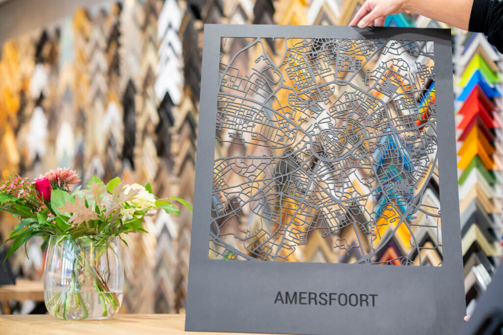 Ingelijst werk met aluminium lijst